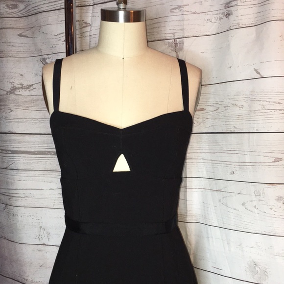 CLUB MONACO SEXY CRISS CROSS BACK BACK BLACK PENCIL SHEATH DRESS - Picture 4 of 9
